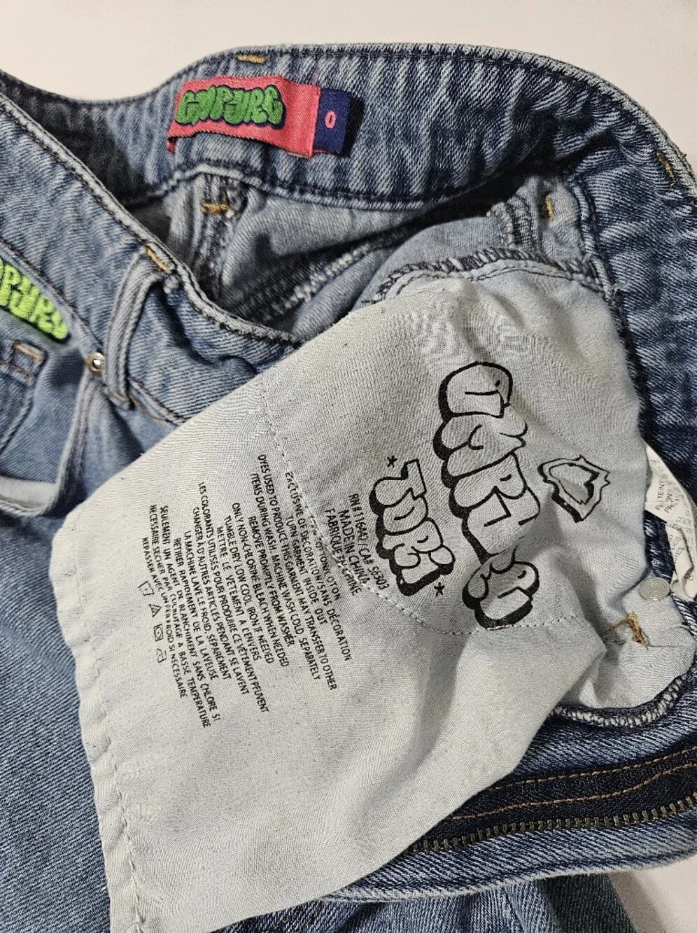 Empyre Tori Loose Fit Denim Shorts Womens Size O Waist 24 Baggy Jorts Y2K Graffi